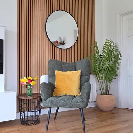 Stylish In Apartment Cong